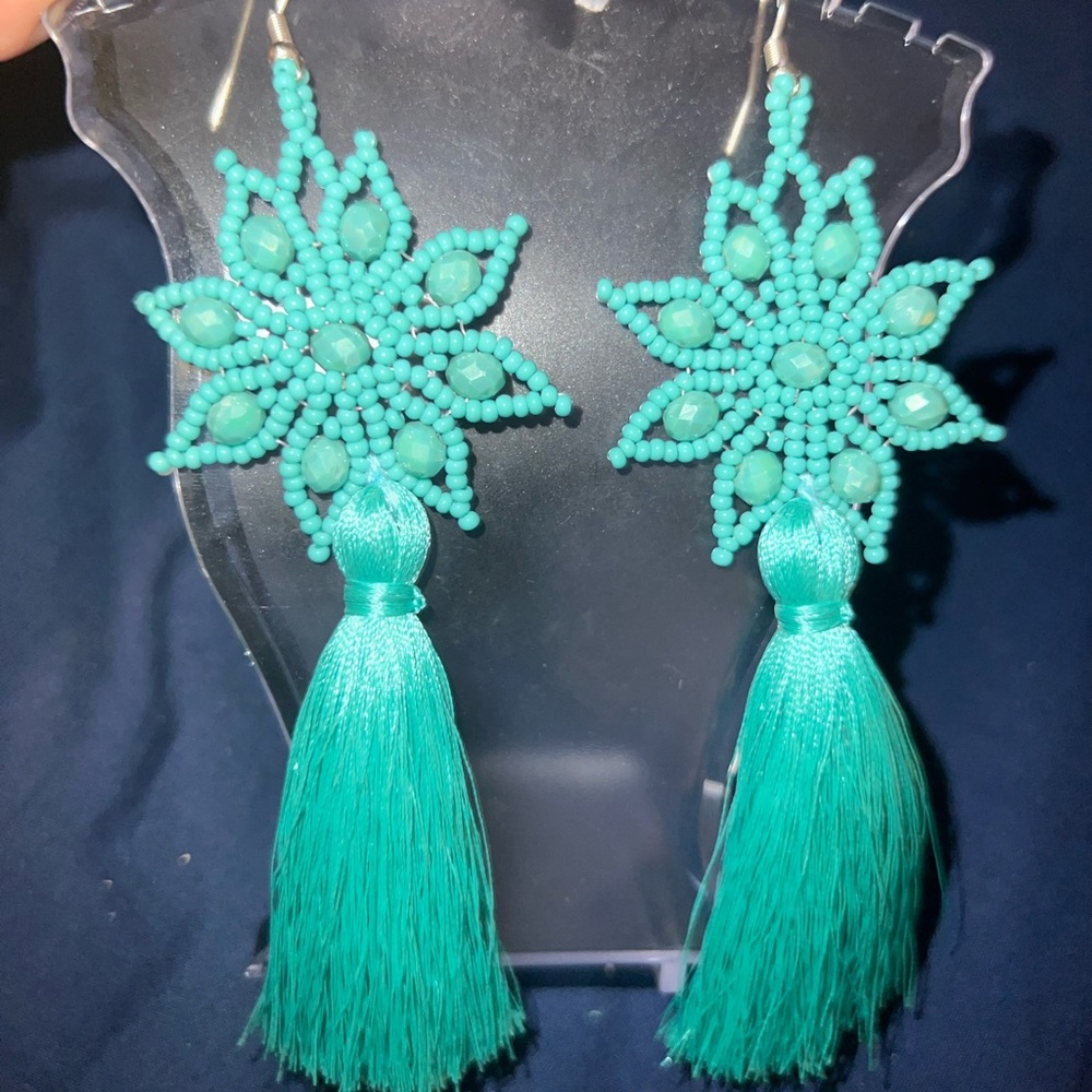 flower earrings with threads
